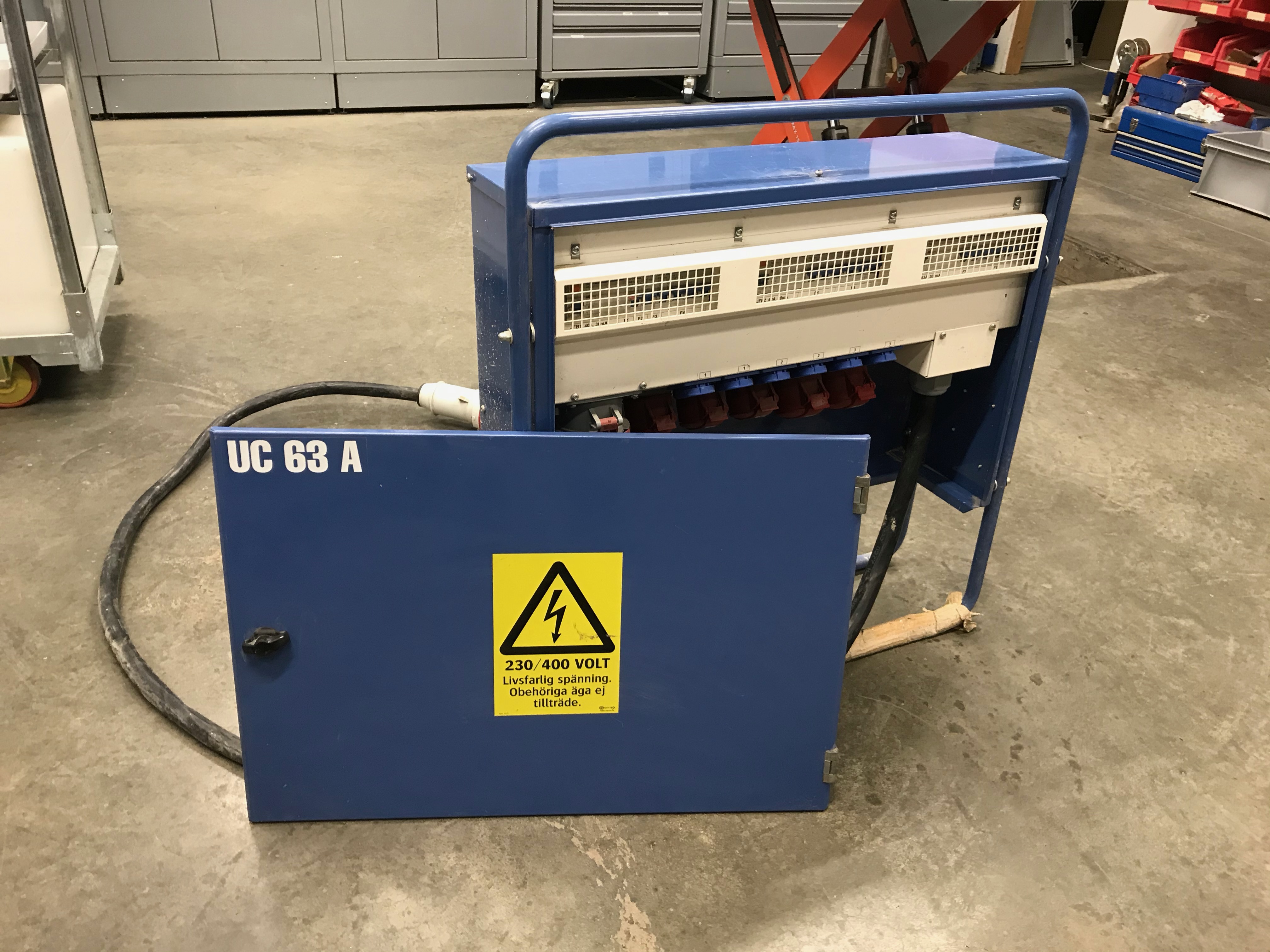 Undercentral intag 63A, inkl 3 jordfelsbrytare